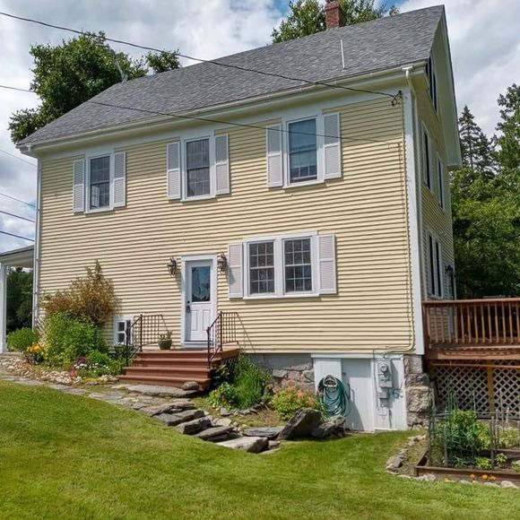 Meet your Posher, Janet - Picture 1 of 1